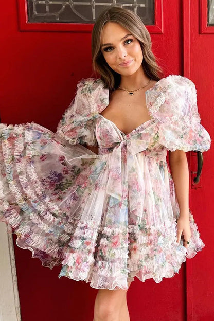 Charming A-Line Silhouette with Puff Sleeves and Floral Tulle Layers Homecoming Dress