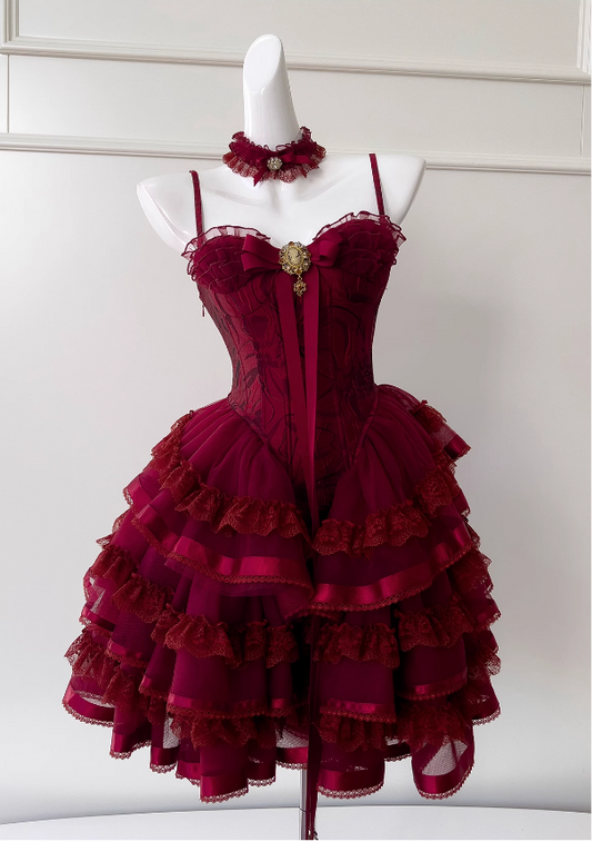 Vintage Burgundy Sweetheart Lace Design Spaghetti Strap Tiered Homecoming Dress TP3953