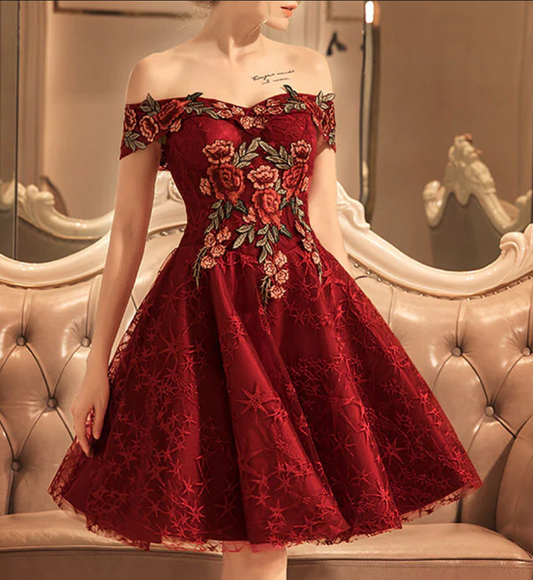 Vintage Burgundy Floral Applique Off-the-shoulder Design A-line Tulle Party Dress Homecoming Dress TP4056