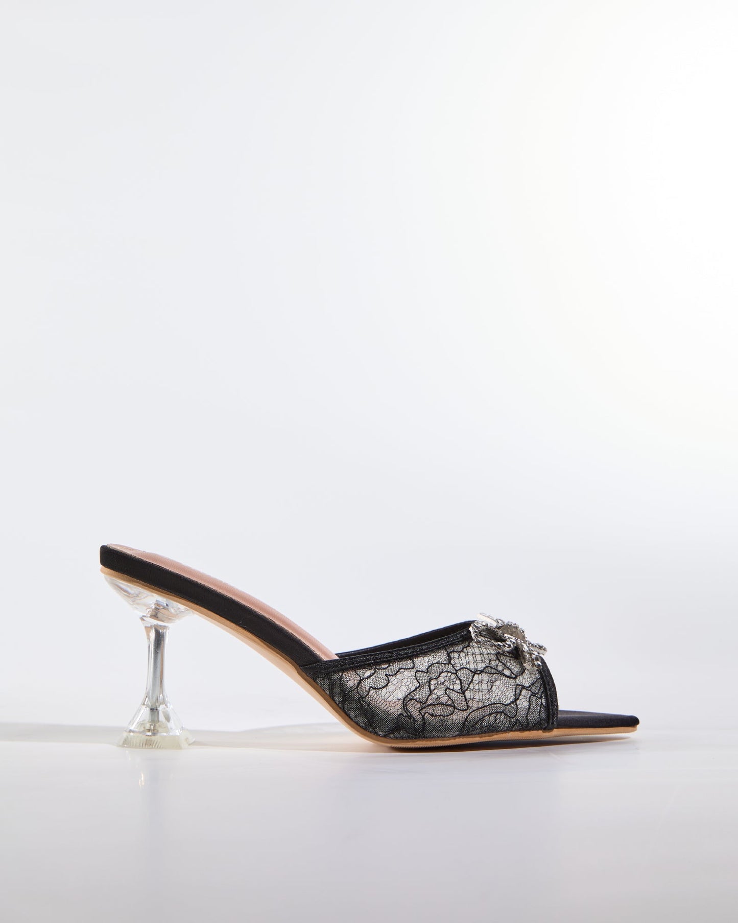 Rina Diamond Bow Lace Flared Heels In Black