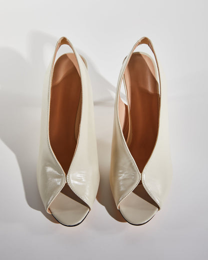 Seiko Fish Mouth Slingback Pumps In White