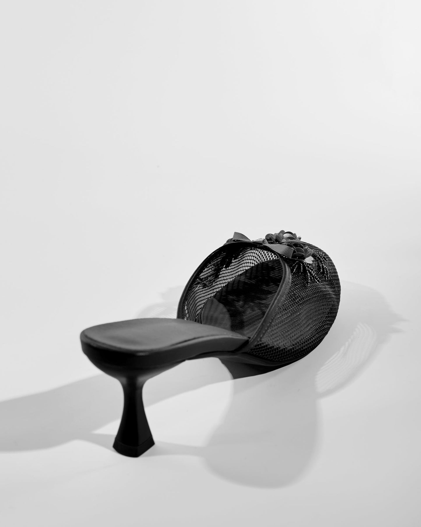 Shine Flower Mesh Slippers In Black