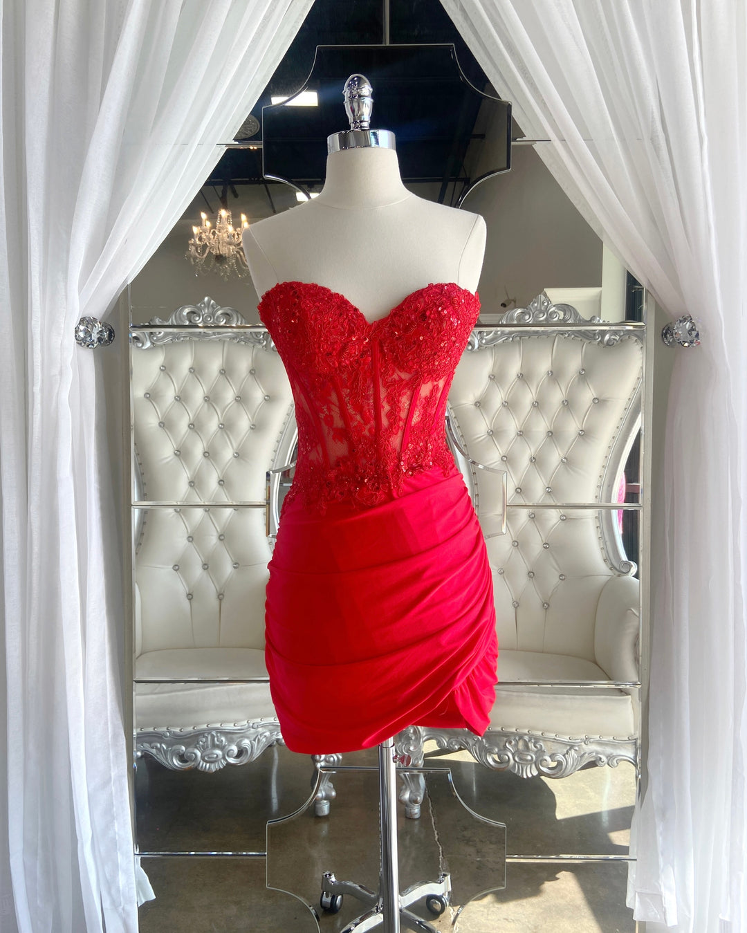 Strapless Red Appliques Ruched Bodycon Short Cocktail Dresses