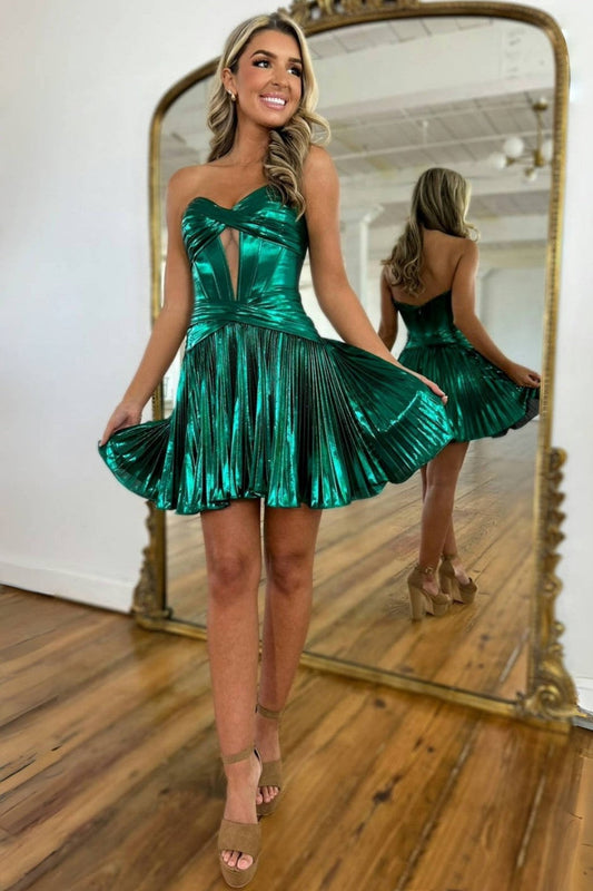 Stylish Green A-Line Sweetheart Neckline Short Metallic Homecoming Dress