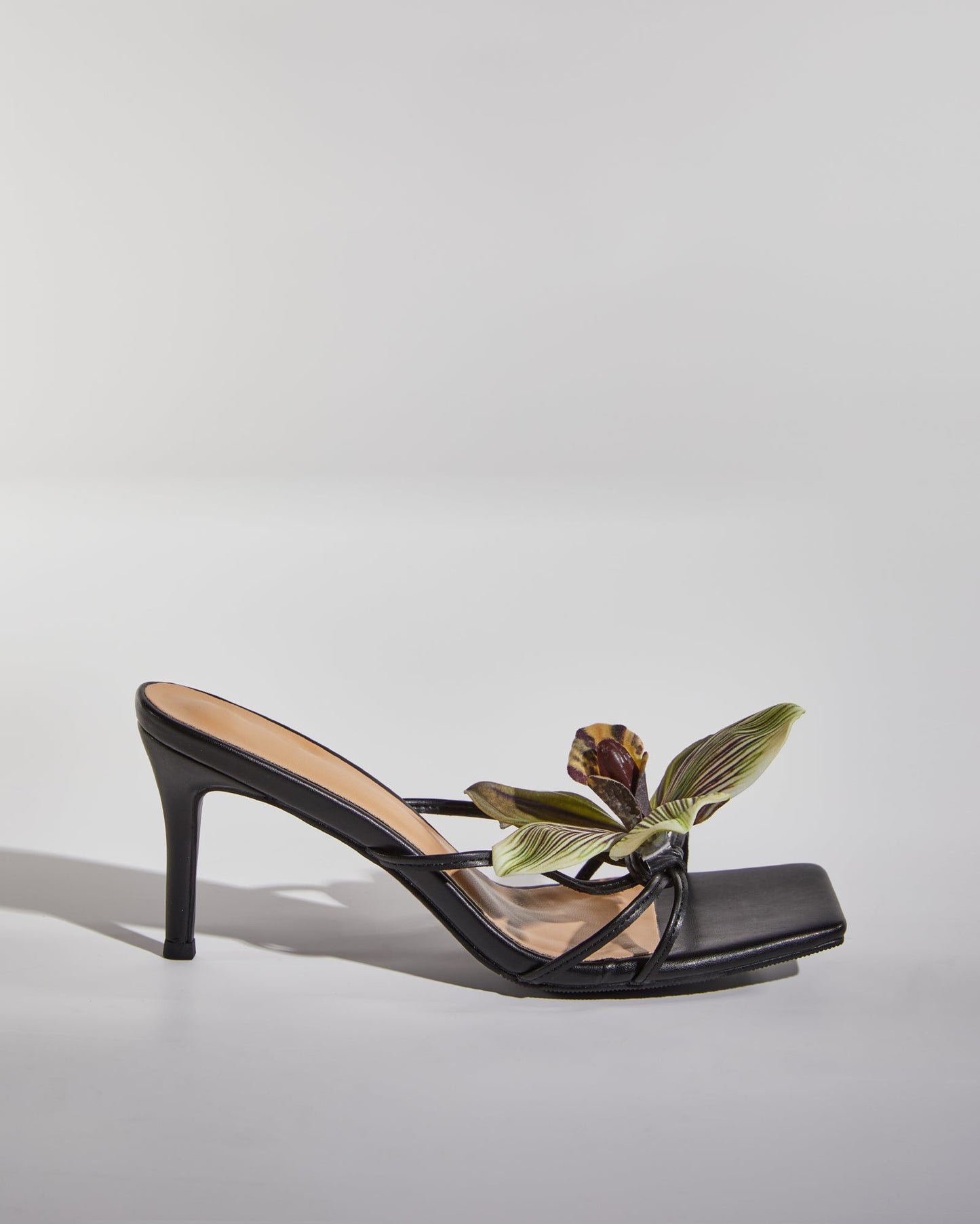 Yamilet 3D Floral Strap Slippers In Black