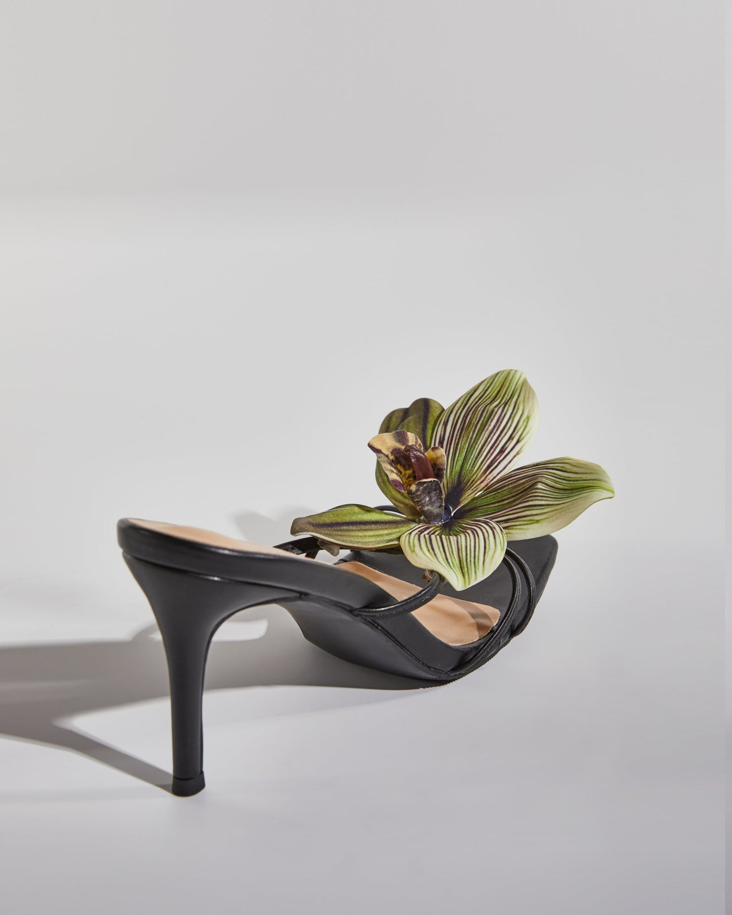 Yamilet 3D Floral Strap Slippers In Black