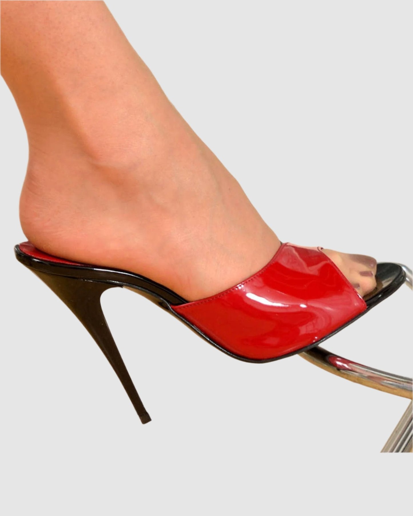 Yamka Red & Black Colorblock Slippers