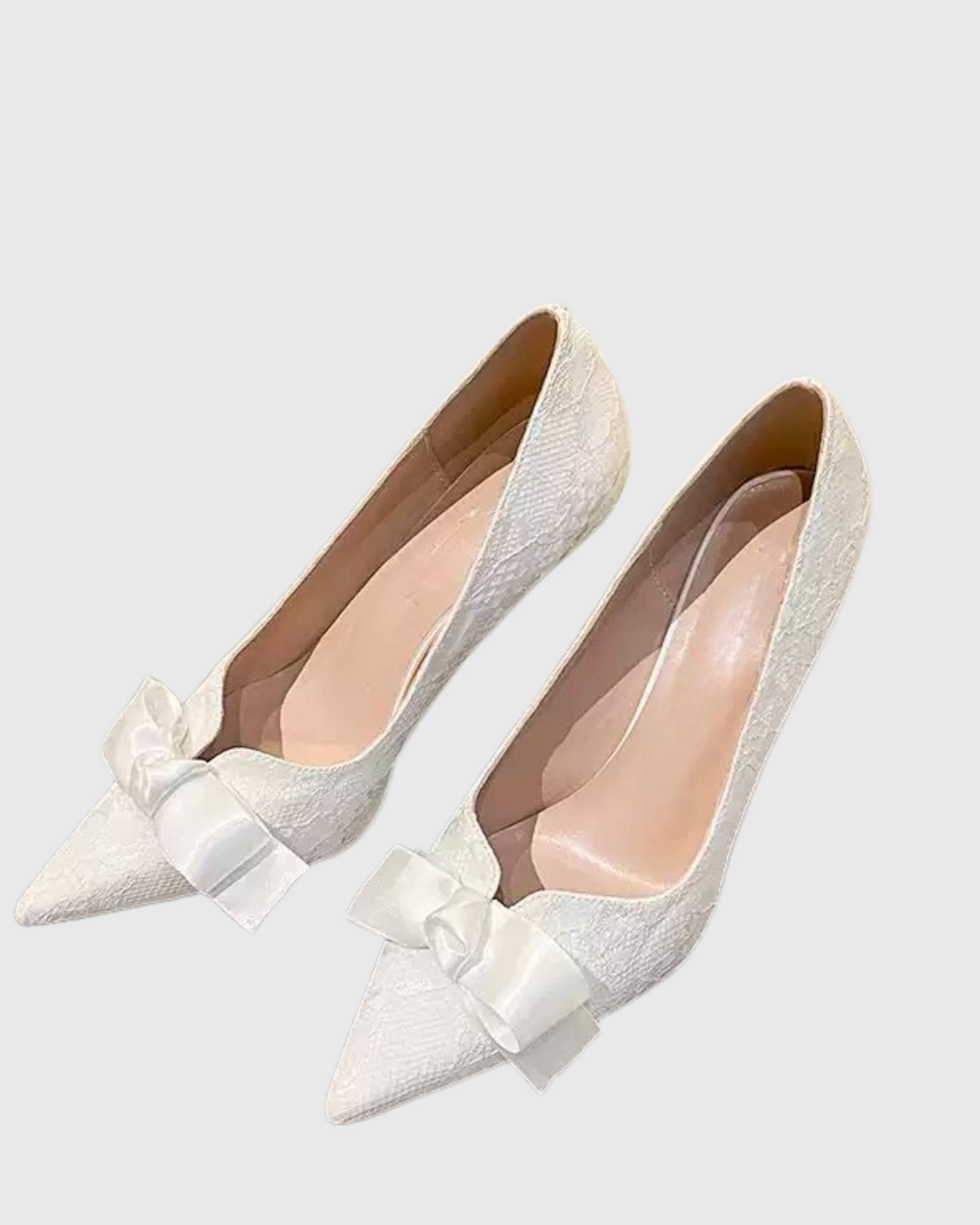 Yasira Bow Vintage Pumps In White