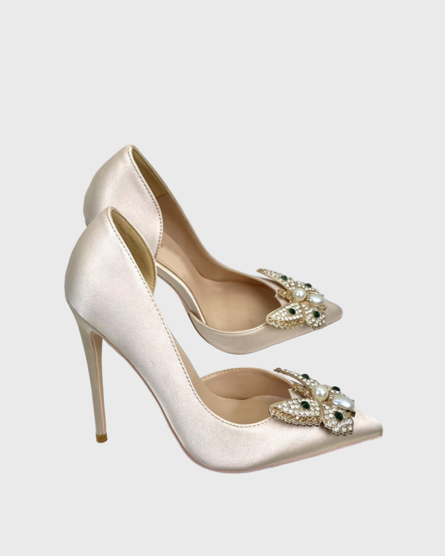 Zareen Butterfly Side Cut  Pumps In Champagne