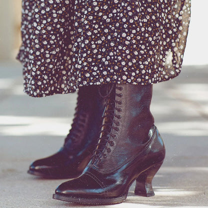 Vintage Lace-Up Almond Toe Spool Heel Mid Calf Boots in Black