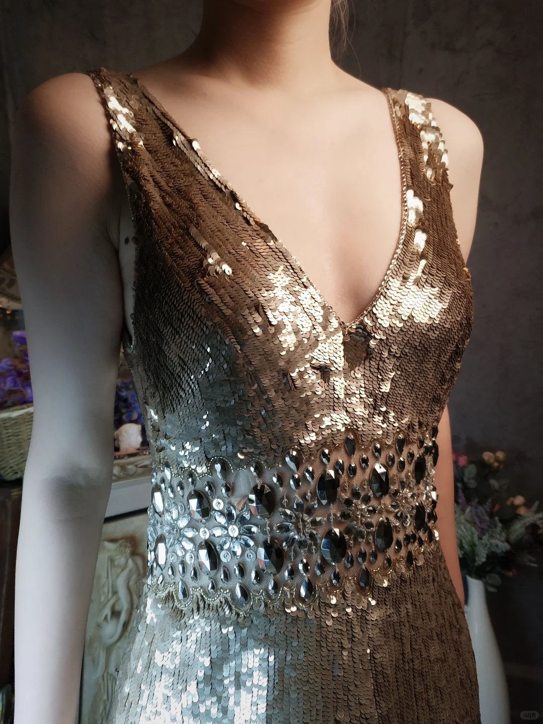 Retro Golden V-neck Sparkling Beaded Sequin Design A-line Short Homecoming Dress TP4021