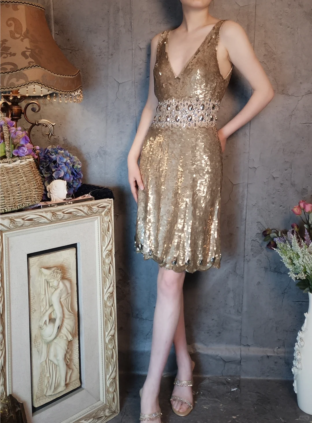 Retro Golden V-neck Sparkling Beaded Sequin Design A-line Short Homecoming Dress TP4021
