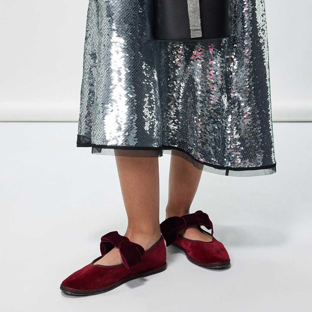 Velvet Sophisticated Round Toe Bow Inlay Mary Jane Flats in Maroon