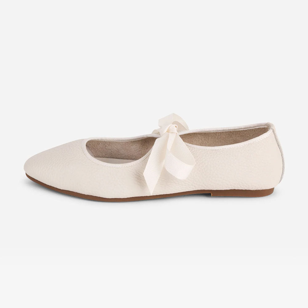 Ivory Closed-Toe Lace-Up Casual Ballet Flats with Straps