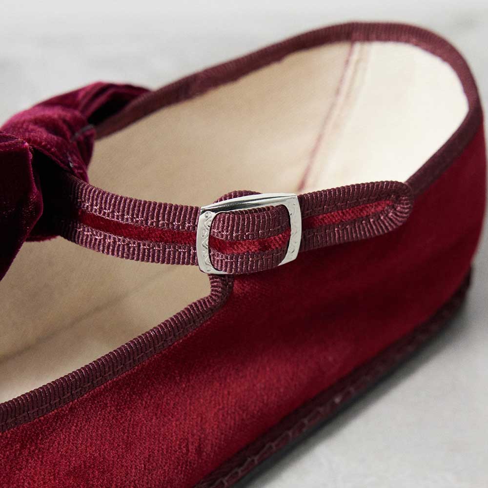 Velvet Sophisticated Round Toe Bow Inlay Mary Jane Flats in Maroon