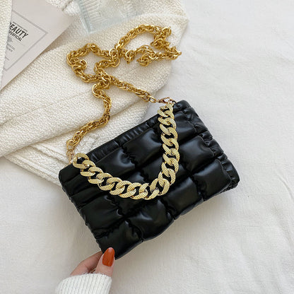 Sac à bandoulière en PU à carreaux de couleur unie pour femme, design créatif avec chaîne épaisse 