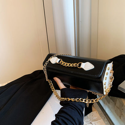 Sac à bandoulière élégant avec chaîne 