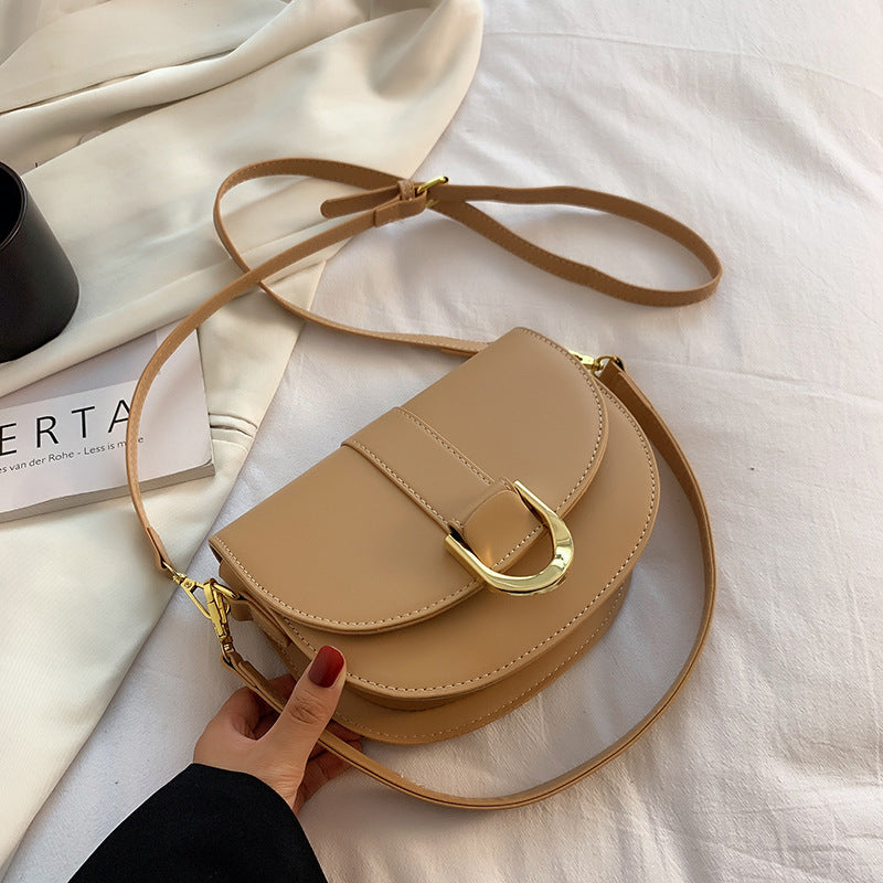 Sac à bandoulière demi-rond à rabat en PU pour femme, couleur unie, tendance 