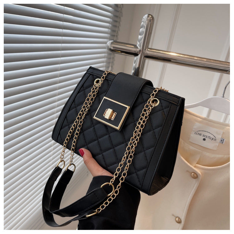 Women Fashionable Square Chain Crossbody Bag With Rhomboid Flap Lock