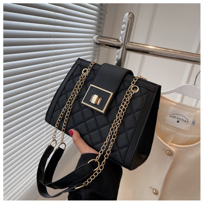 Women Fashionable Square Chain Crossbody Bag With Rhomboid Flap Lock