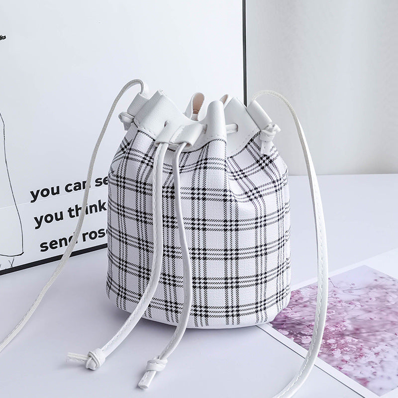 Sac seau à carreaux tendance pour femme 