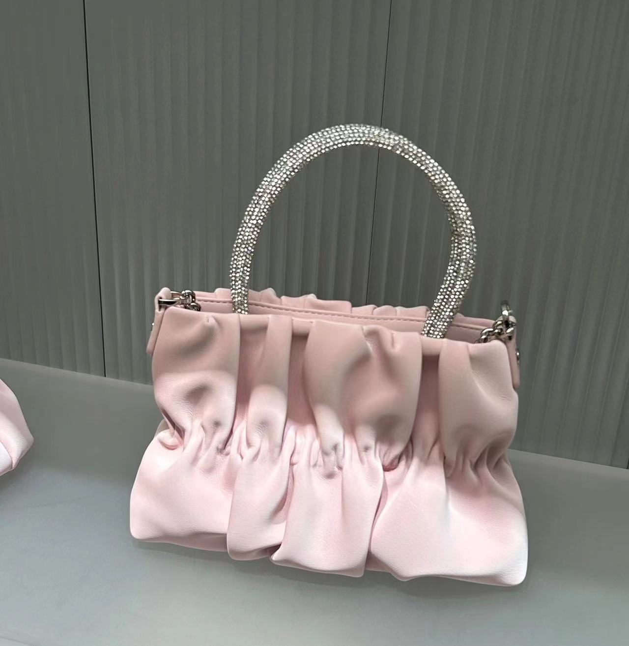 Women Fashion Pleated Cloud Solid Color Chain Handbag
