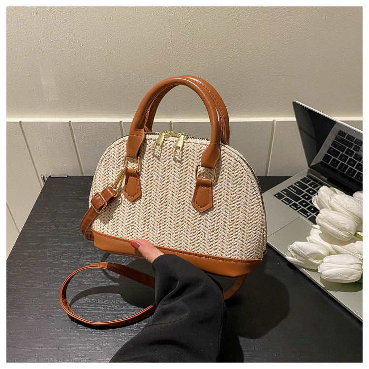 Sac à main simple à bandoulière en coquillage tissé pour femme 