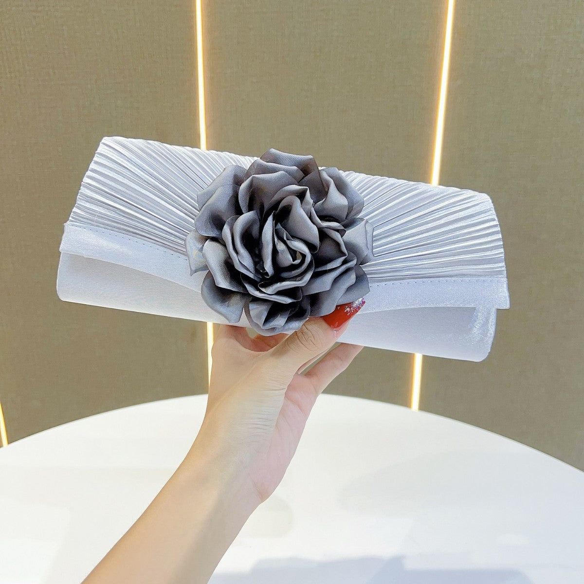 Women Fashion Elegant Solid Color Floral Pleated Evening Bag