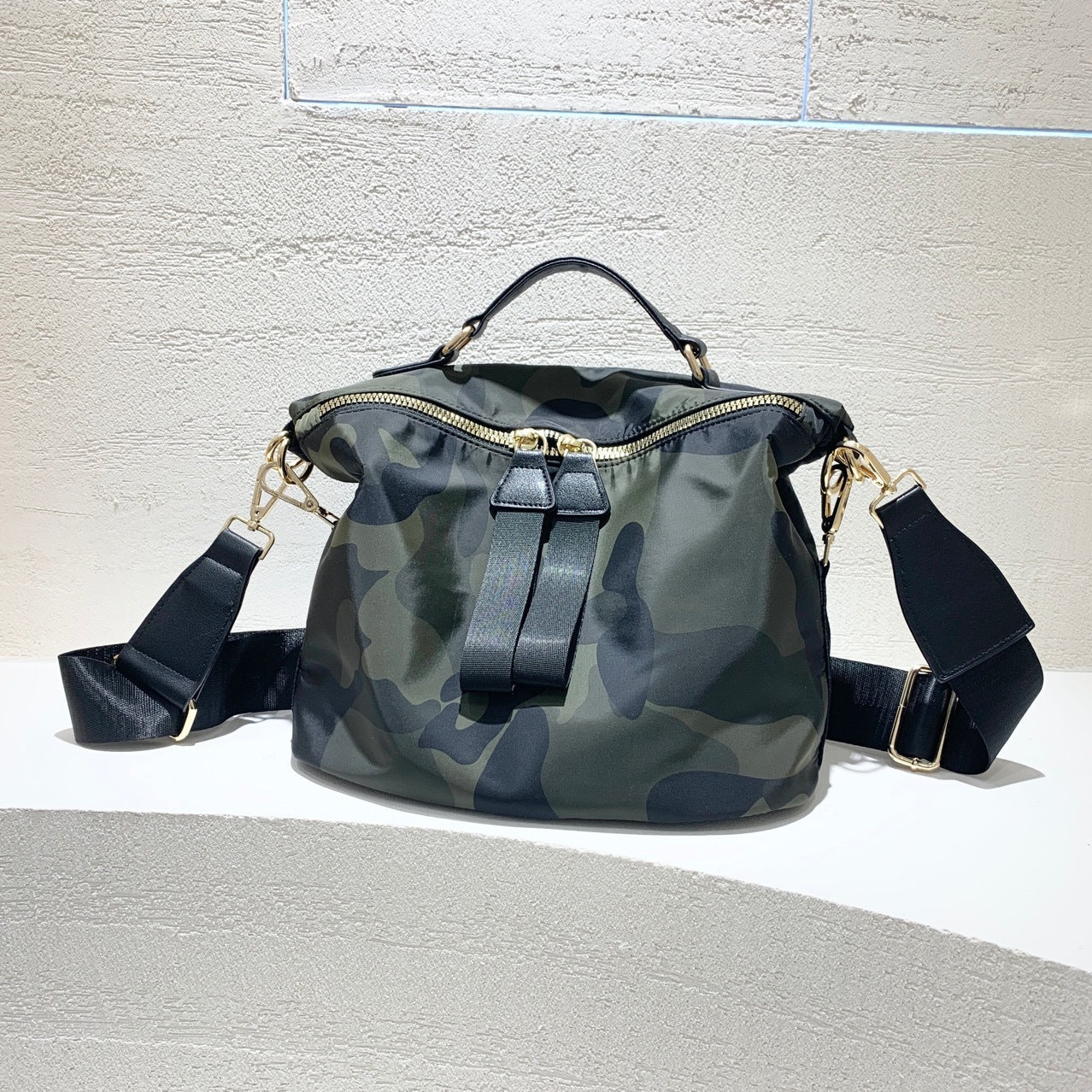 Sac à bandoulière en nylon à fermeture éclair pour femme, style décontracté et tendance, couleur unie 