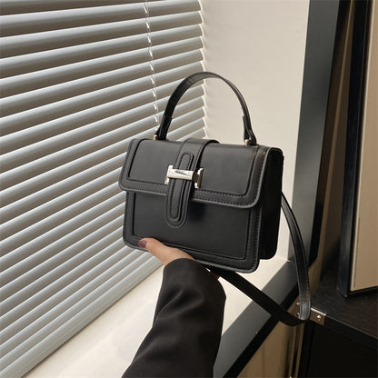 Sac à bandoulière carré simple et tendance aux couleurs assorties 