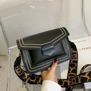 Sac à bandoulière carré large et tendance 