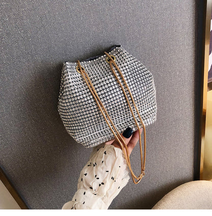 Sac seau de fête tendance avec chaîne en strass 