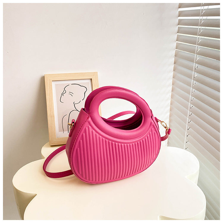 Sac à bandoulière en PU à rayures tridimensionnelles irrégulières de couleur unie pour femmes, tendance été 