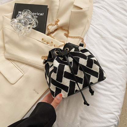 Sac à bandoulière tendance pour femme, couleur unie, avec cordon de serrage et chaîne 