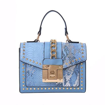 Sac à bandoulière carré à rabat et fermeture à clous pour femme 