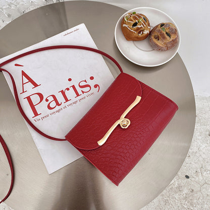 Sac à bandoulière en PU à motif crocodile et boucle à rabat pour femme 