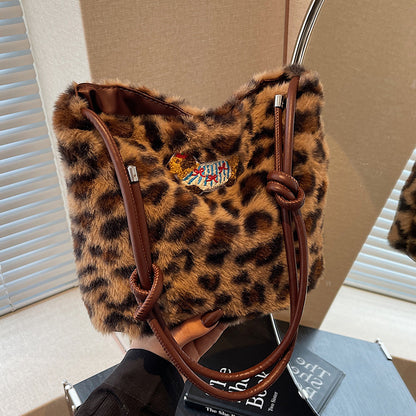 Sac à bandoulière en peluche léopard grande capacité pour femme 