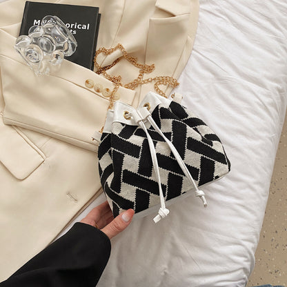 Sac à bandoulière tendance pour femme, couleur unie, avec cordon de serrage et chaîne 