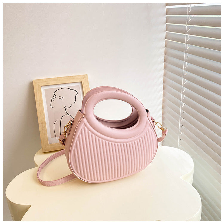 Sac à bandoulière en PU à rayures tridimensionnelles irrégulières de couleur unie pour femmes, tendance été 