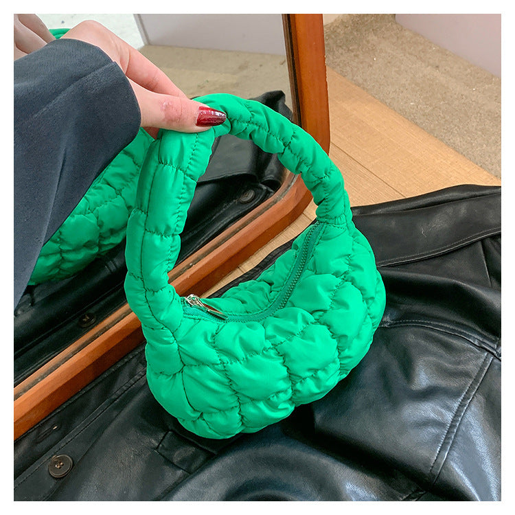 Mini sacs à main tendance à carreaux plissés et nuages ​​de couleur unie 