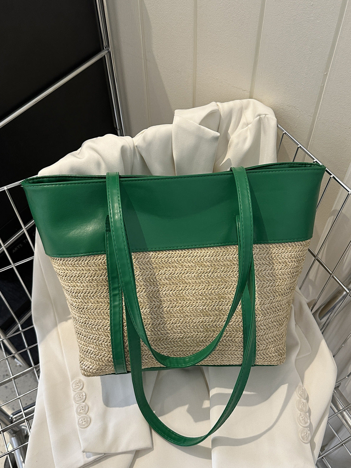 Women Fashionable Straw Woven Large Capacity Shoulder Tote Bag