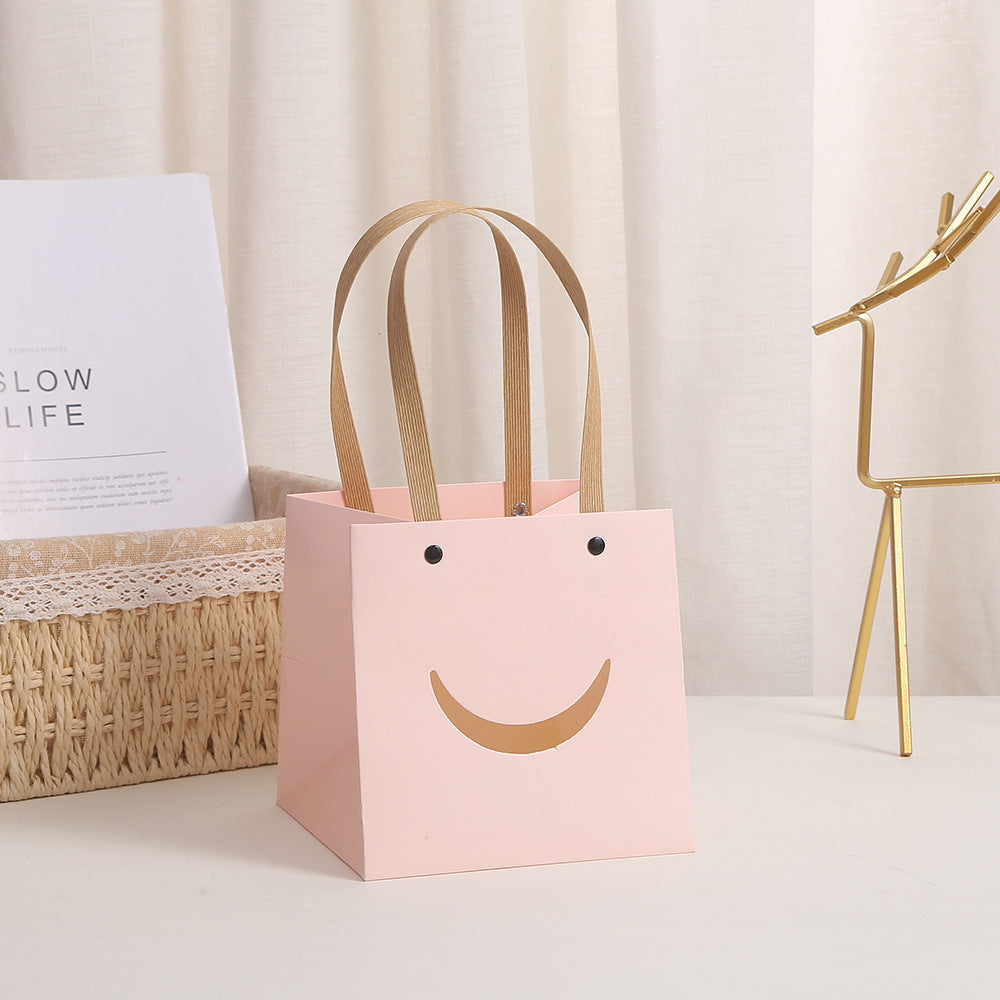 Sac d'emballage cadeau carré en papier kraft transparent, simple et tendance 