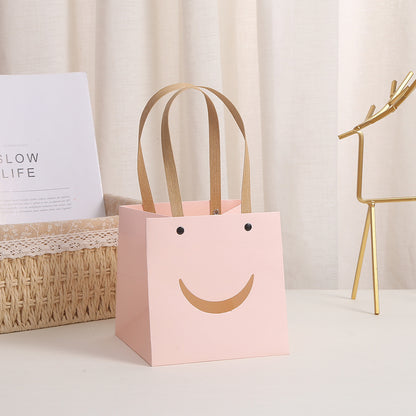 Sac d'emballage cadeau carré en papier kraft transparent, simple et tendance 