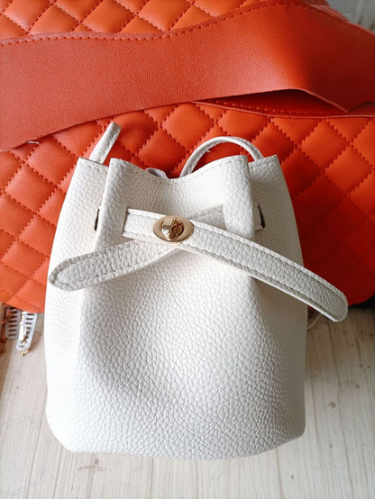 Sac seau simple à bandoulière et cordon de serrage de couleur unie