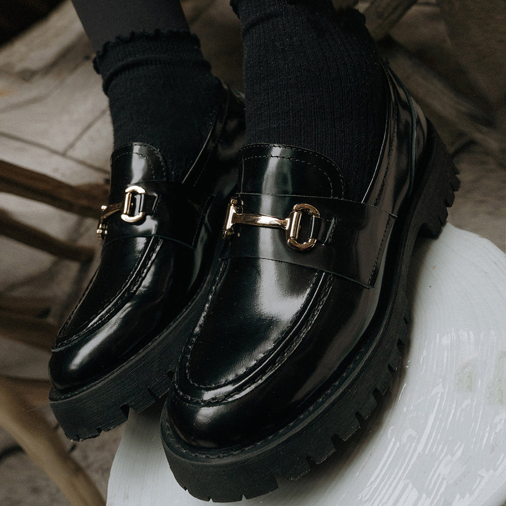 Black Round Toe  Loafers With Chain Decor Lug Sole Loafers