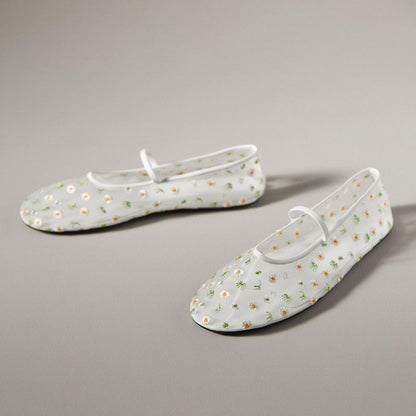 Elegant Closed Round Toe Slip-on Floral Mesh Flats in White