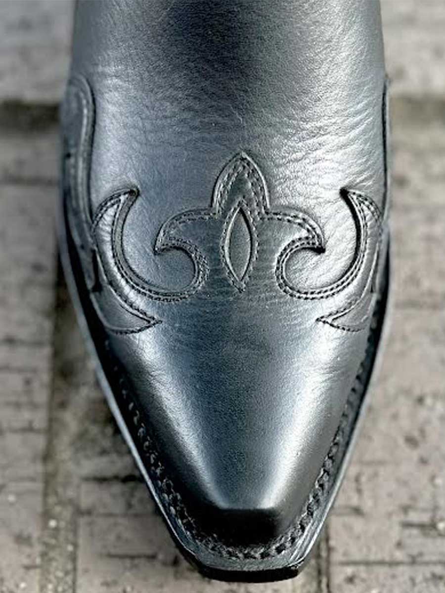 Black Snip Toe Embroidered Cowgirl Ankle Boots with Chunky Heels