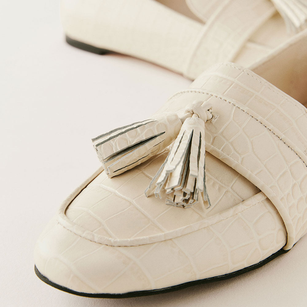 Beige Croco Embossed Round Toe Flat Women's Loafers with Tassel