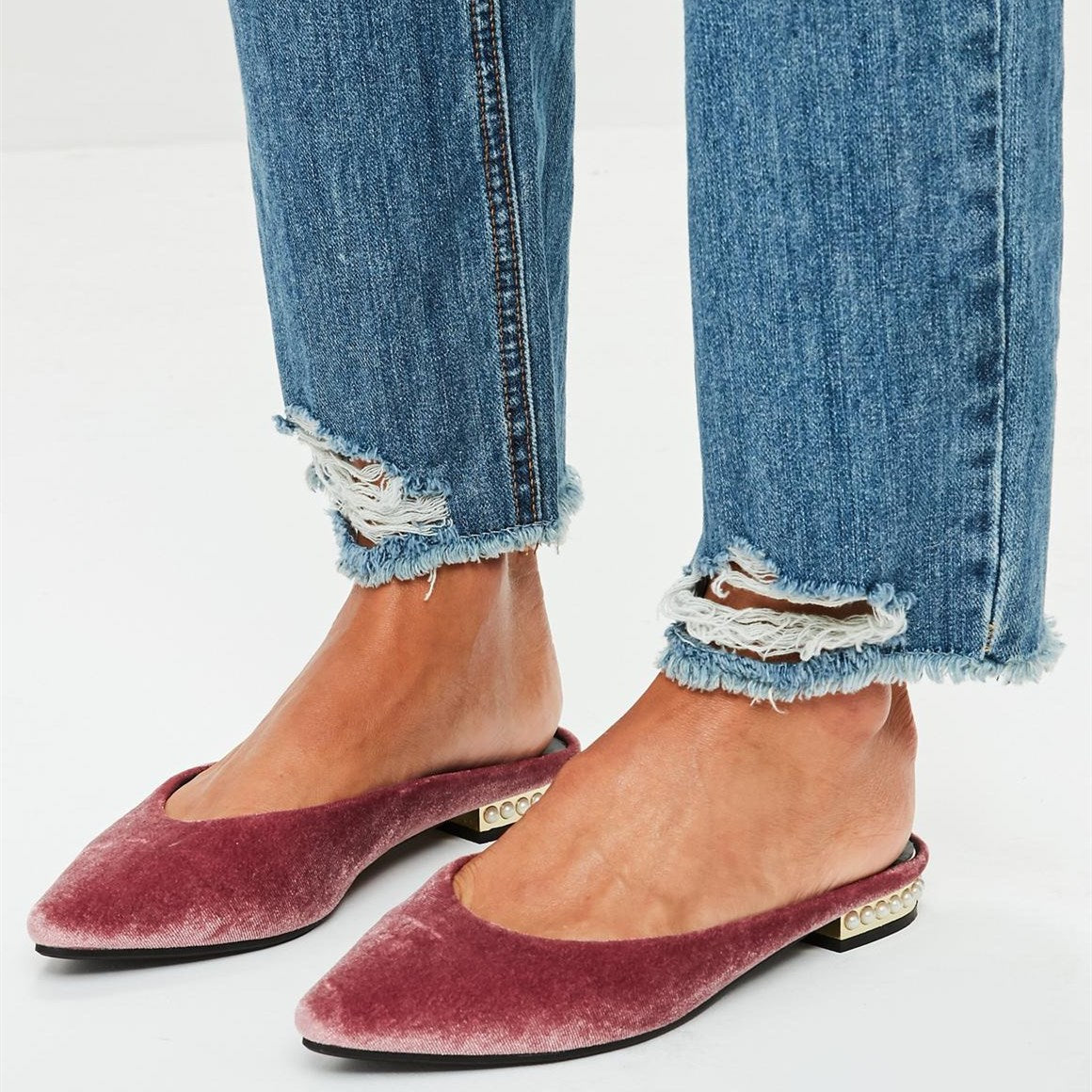Women's Pink Velvet Pearl Embellished Comfortable Flat Mules