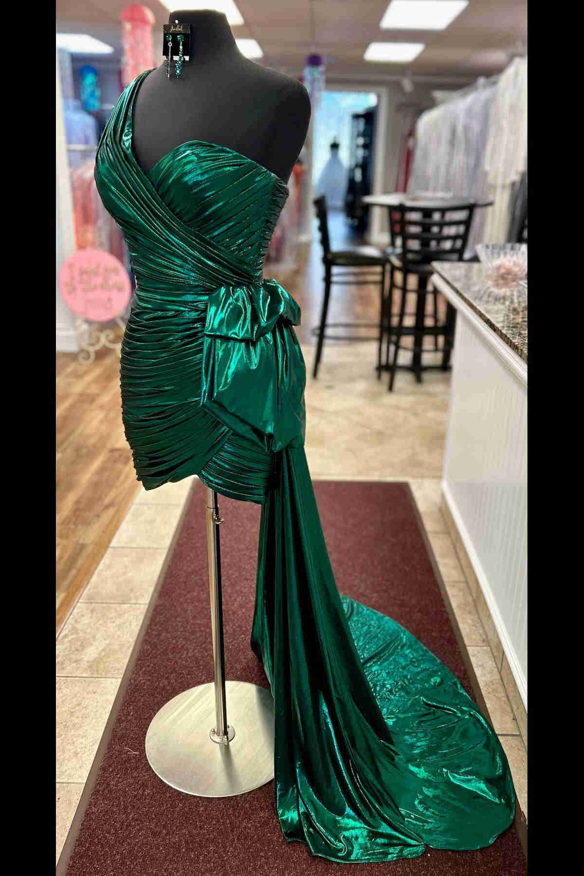 Metallic Green One Shoulder Ruched Short Homecoming Dress